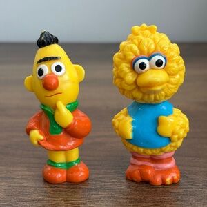 Vintage SESAME STREET Baby Figures BIG BIRD & BERT Toys Blue Bib Jim Henson 80's